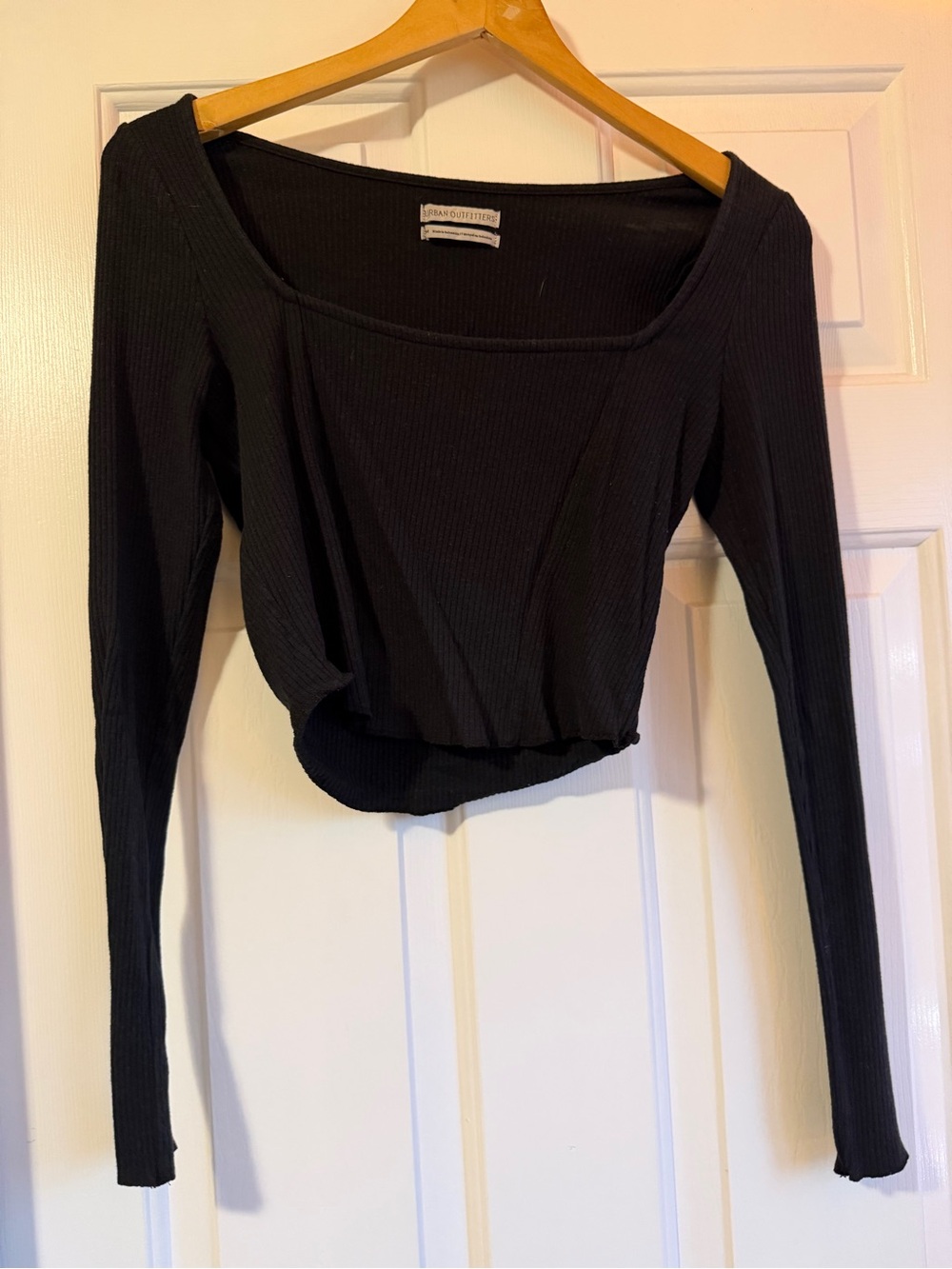 UO Meg Square Neck Long Sleeve Cropped Top-Size Medium-Black